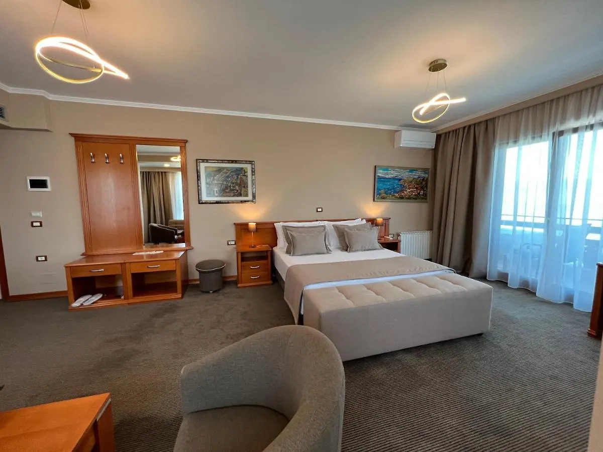 Hotel Millennium Tushemisht Albanië