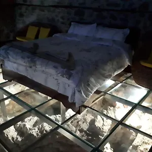 Nuci's Glass Floor Apartman