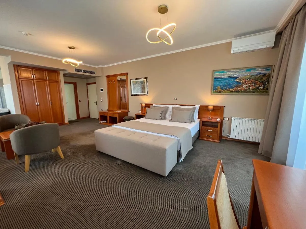 ****  Hotel Millennium Tushemisht Albanie