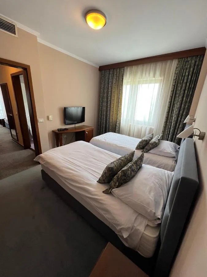 Hotel Millennium Tushemisht